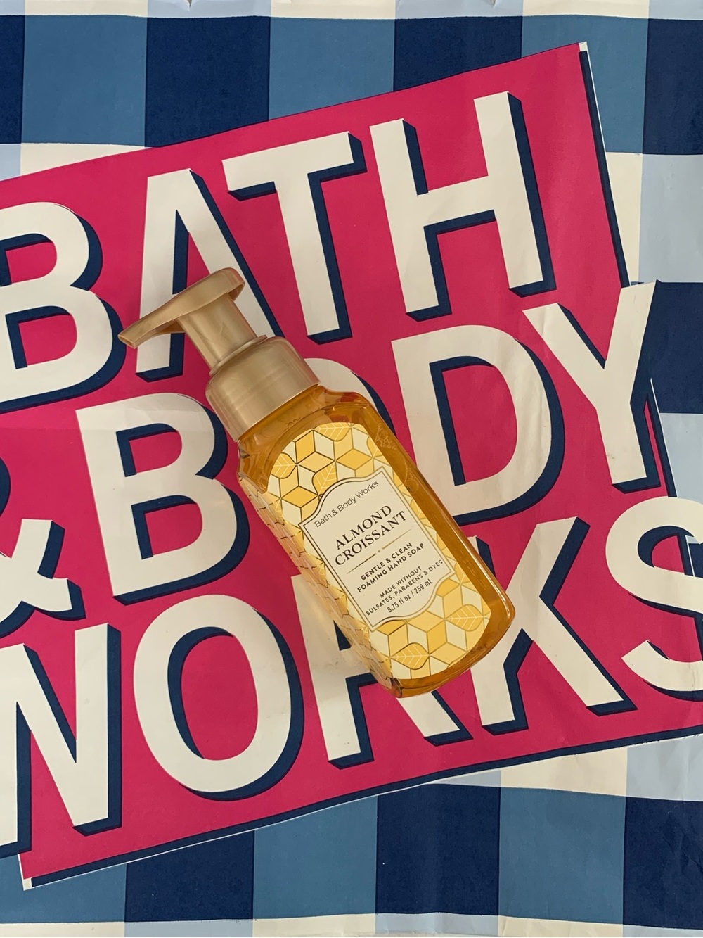 NWT Bath & Body Works Almond Croissant Foaming Hand Soap